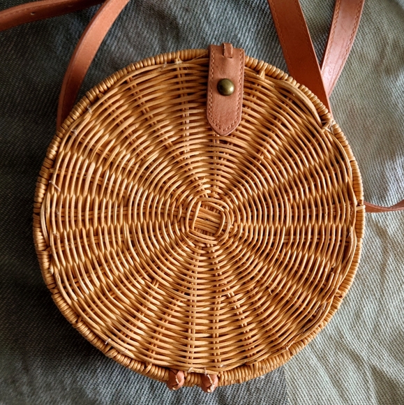 Straw rattan circle crossbody bag Universal Thread - Picture 1 of 6